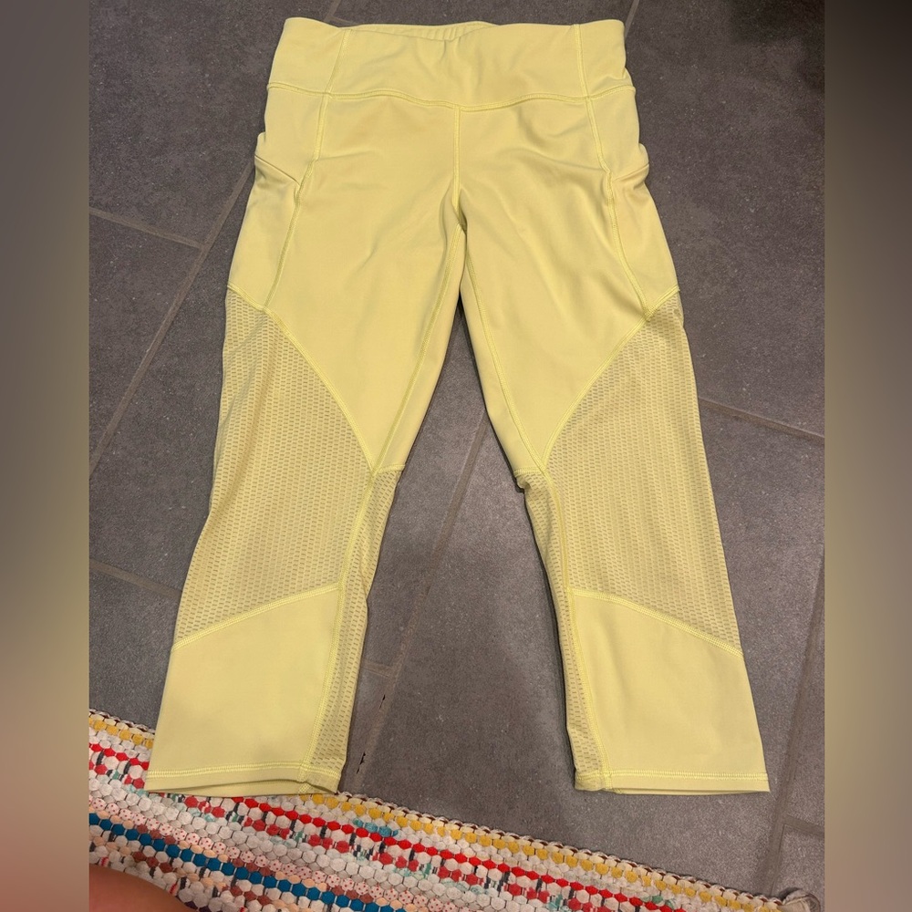 Athleta Women’s Capri Leggings